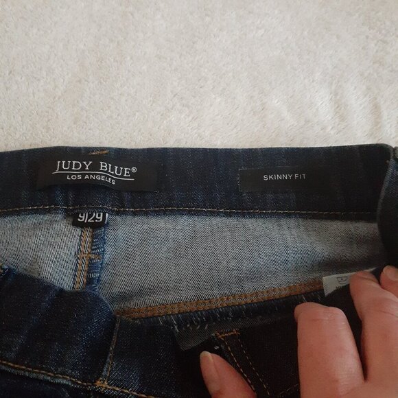 Judy Blue Women's Size 9 (29) Dark Wash Skinny Fit Pull On Denim Jeans - Picture 4 of 12